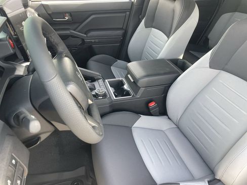 New 2026 Toyota Tacoma TRD Off-Road AWD/4WD image 18