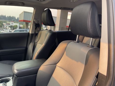 Certified 2021 Toyota 4Runner SR5 Premium w/ Moonroof Package AWD/4WD image 18