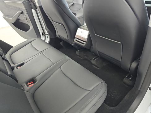 Used 2026 Tesla Model Y Long Range image 11