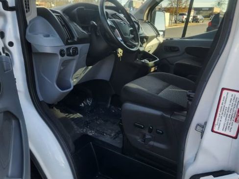 Used 2018 Ford Transit 150 XLT image 23