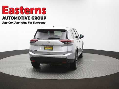Used 2024 Nissan Rogue S FWD image 38