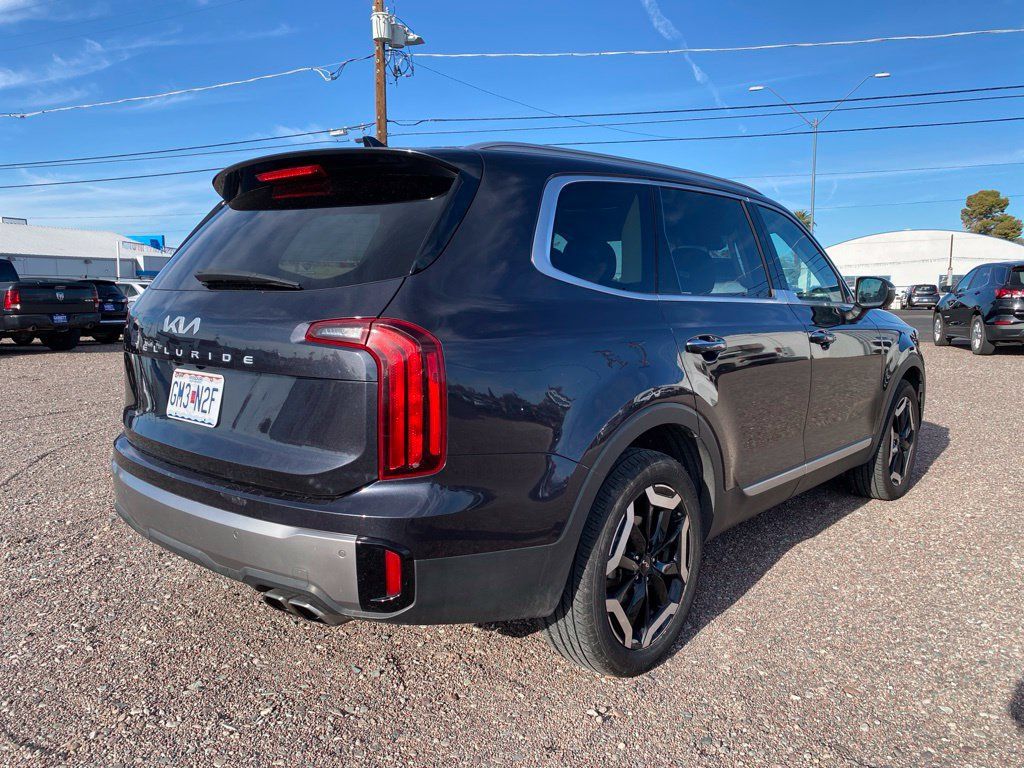 Used 2025 Kia Telluride S FWD image 4