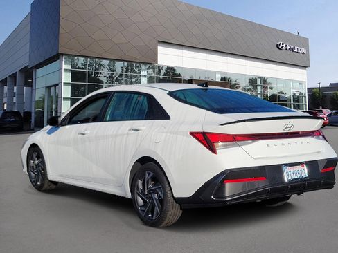 Certified 2025 Hyundai Elantra Sport image 2