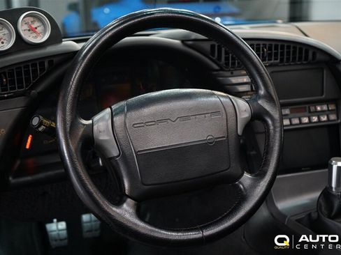 Used 1991 Chevrolet Corvette Convertible RWD image 24
