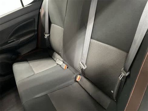 Used 2020 Nissan Versa SR image 11