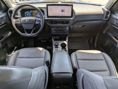 Used 2025 Ford Bronco Sport Badlands image 13