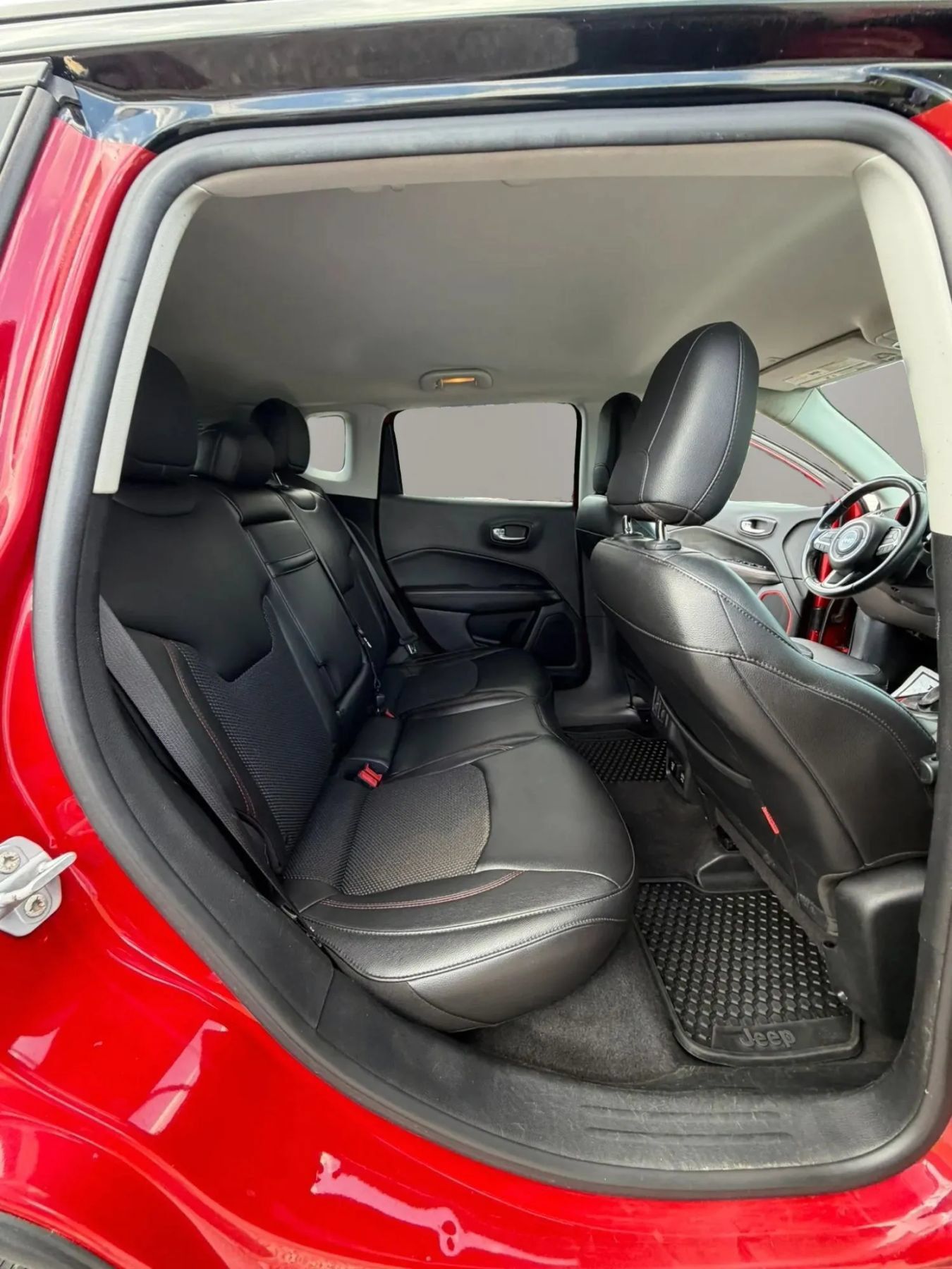 Used 2018 Jeep Compass Trailhawk w/ Popular Equipment Group AWD/4WD image 12