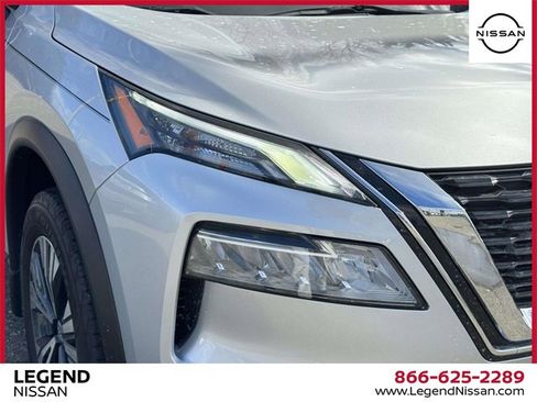 Used 2022 Nissan Rogue SV image 9