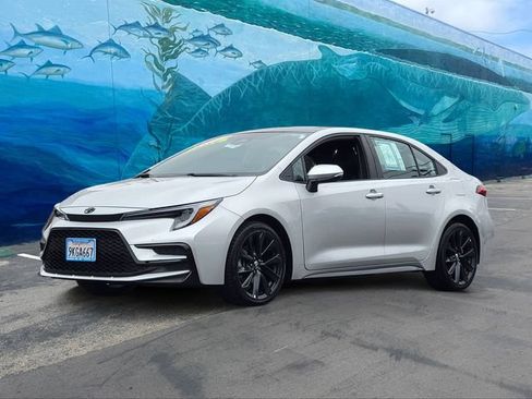 Used 2024 Toyota Corolla XSE FWD image 3