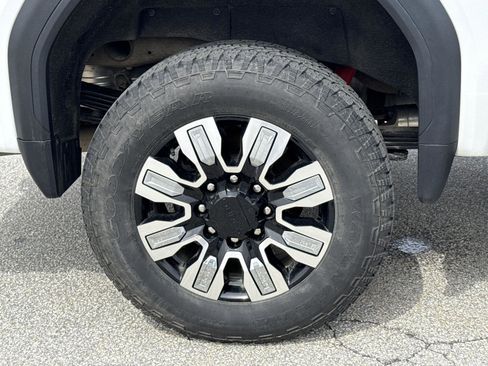 Used 2025 GMC Sierra 2500 Denali image 10