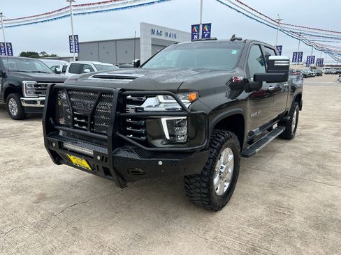 Used 2022 Chevrolet Silverado 2500 LTZ w/ LTZ Plus Package AWD/4WD image 7
