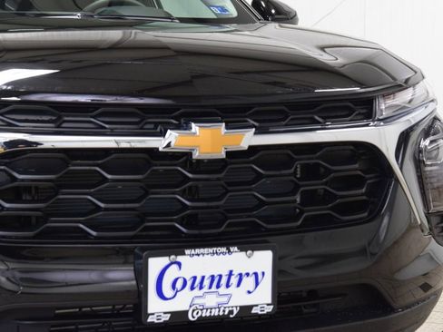 New 2026 Chevrolet Trax LS w/ LS Convenience Package FWD image 11