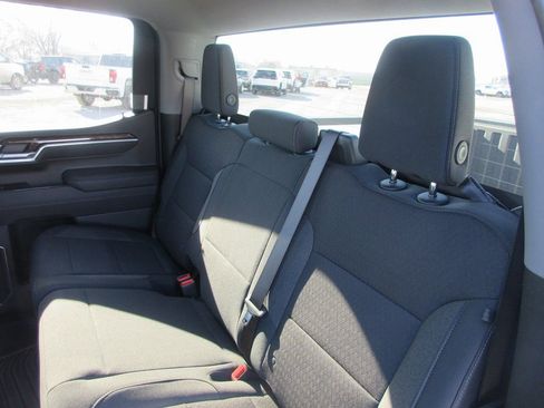 New 2026 GMC Sierra 1500 SLE image 15