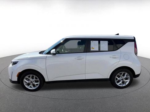 Used 2025 Kia Soul LX w/ LX Technology Package image 7