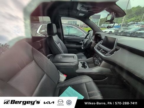 Used 2022 Chevrolet Tahoe RST w/ Luxury Package AWD/4WD image 10