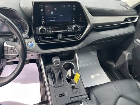 Used 2020 Toyota Highlander XLE AWD/4WD image 10