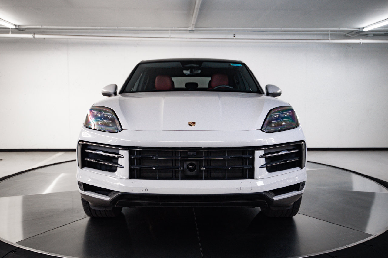 Certified 2026 Porsche Cayenne Coupe AWD/4WD image 10