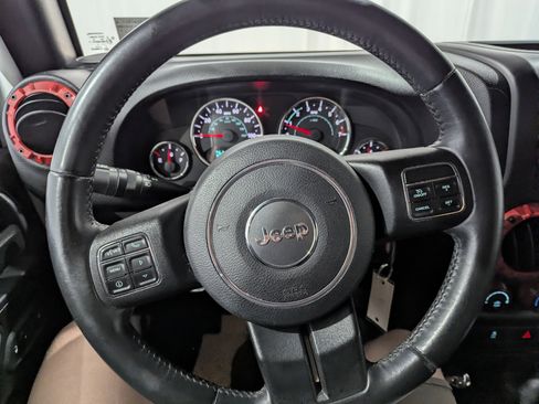 Used 2015 Jeep Wrangler Unlimited Sport image 14