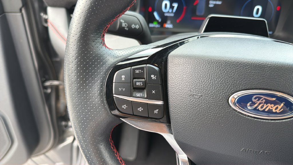 Used 2025 Ford Explorer ST-Line AWD/4WD image 24