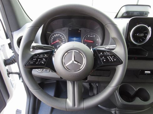 New 2025 Mercedes-Benz Sprinter 4500 image 26