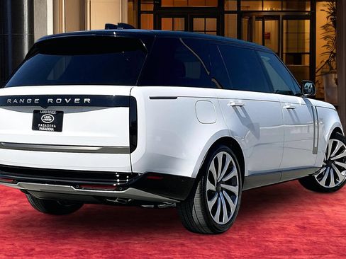 New 2026 Land Rover Range Rover Long Wheelbase SE AWD/4WD image 5