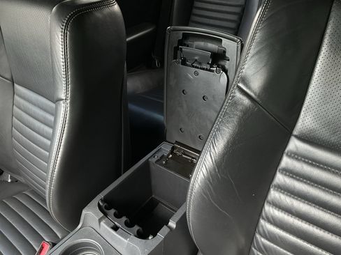 Used 2014 Dodge Challenger R/T Plus RWD image 33