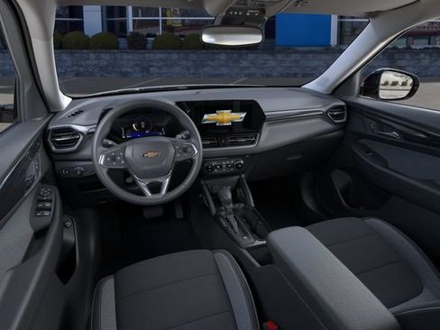 New 2026 Chevrolet TrailBlazer LT w/ Convenience Package FWD image 17