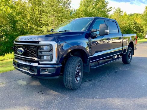 Used 2024 Ford F250 XL w/ STX Appearance Package AWD/4WD image 4