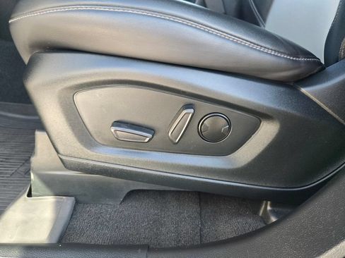 Used 2023 Ford Explorer XLT w/ Equipment Group 202A AWD/4WD image 17