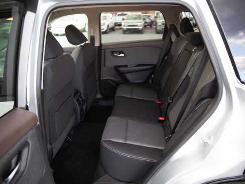 Used 2022 Nissan Rogue SV image 22