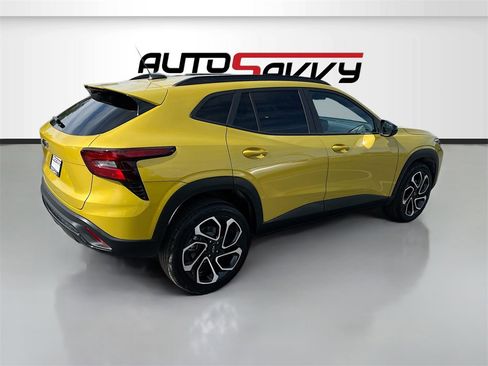 Used 2025 Chevrolet Trax RS w/ Driver Confidence Package image 7