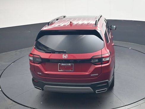 Used 2024 Honda Pilot Touring image 28