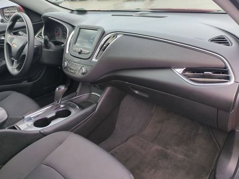 Used 2018 Chevrolet Malibu LT image 27