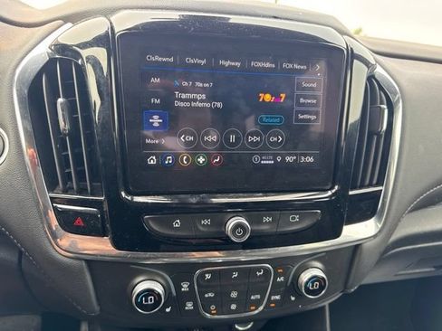 Used 2023 Chevrolet Traverse LT FWD image 10
