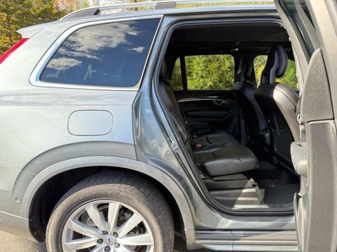 Used 2018 Volvo XC90 T6 Momentum w/ Convenience Package image 27