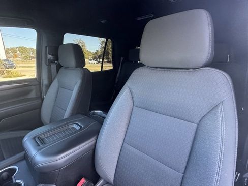 Used 2022 GMC Yukon SLE w/ Gmc Pro Safety Plus Package image 11