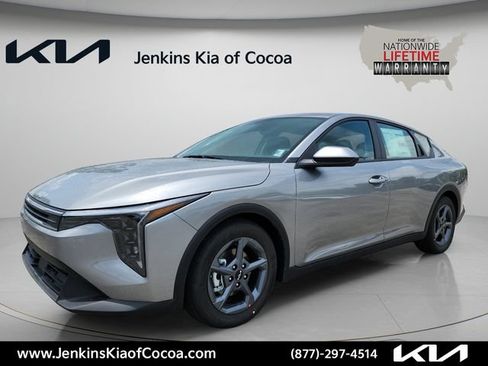 New 2026 Kia K4 FWD image 9