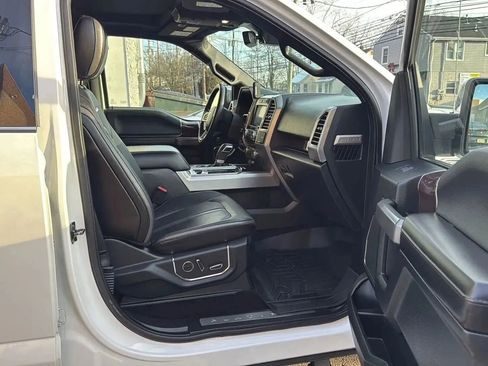 Used 2016 Ford F150 Platinum w/ Equipment Group 701A Luxury AWD/4WD image 23