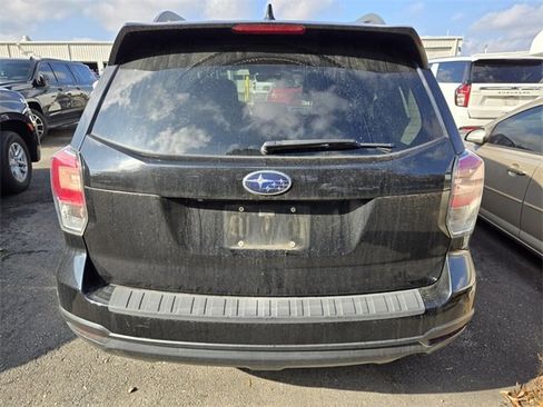 Used 2017 Subaru Forester 2.5i Premium image 5
