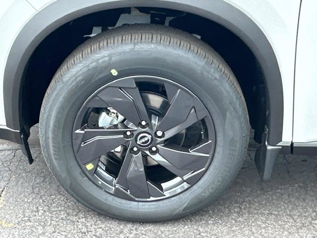 New 2026 Nissan Rogue SV AWD/4WD image 8