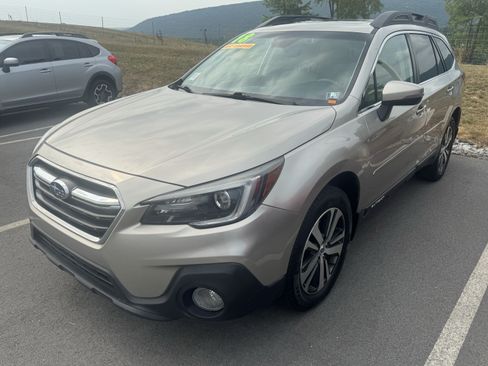 Used 2018 Subaru Outback 2.5i Limited AWD/4WD image 3