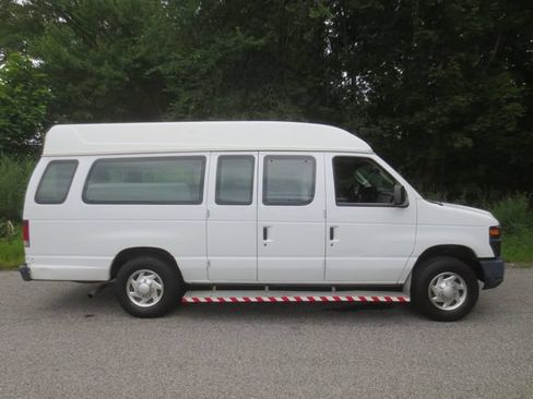 Used 2013 Ford E-250 and Econoline 250 Extended w/ PWR Group RWD image 12