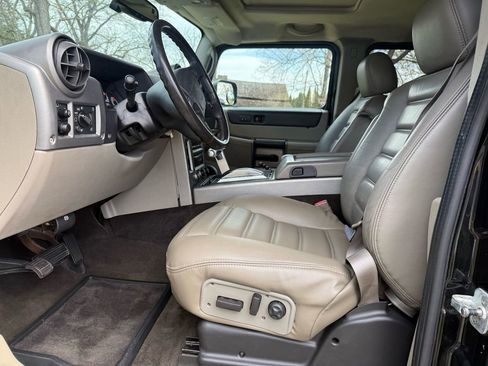 Used 2003 HUMMER H2 w/ Preferred Equipment Group image 17