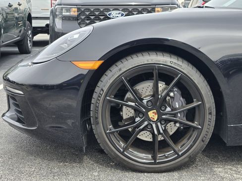 Used 2025 Porsche 718 Cayman image 8