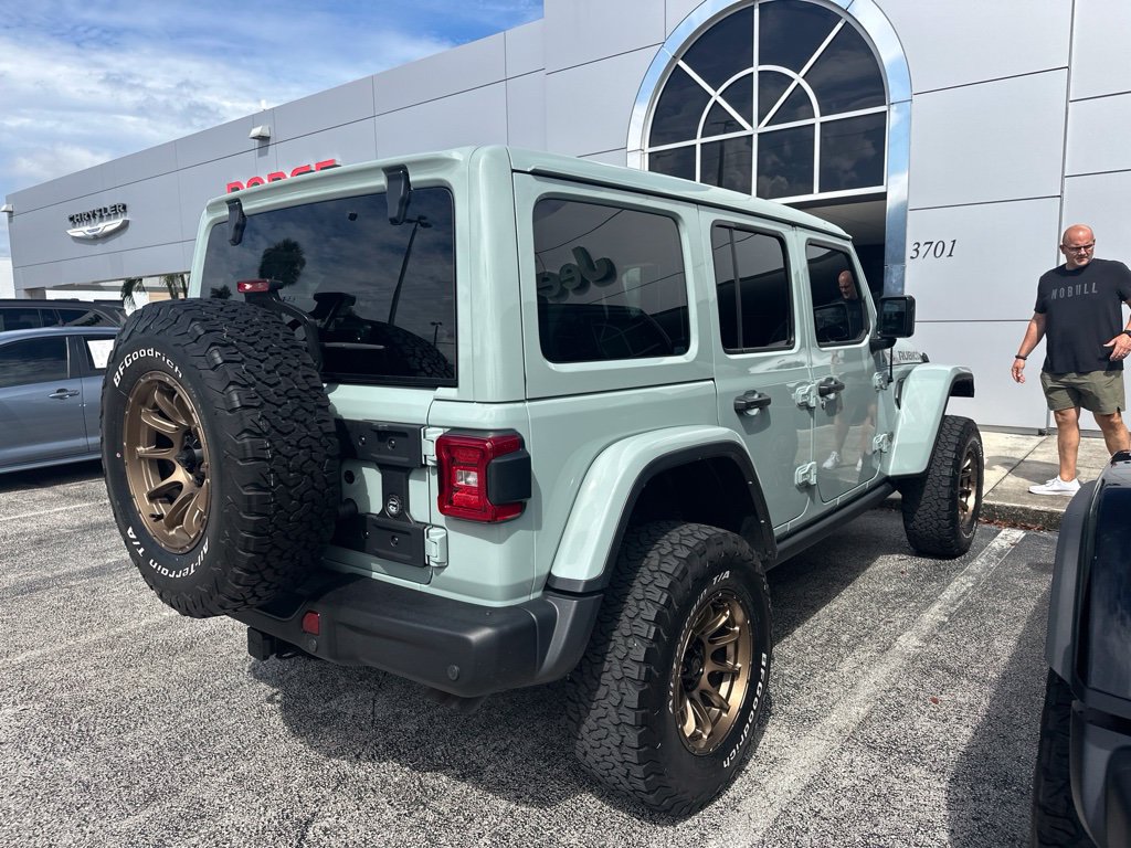 Used 2023 Jeep Wrangler Unlimited Rubicon 392 w/ Trailer Tow Package AWD/4WD image 4