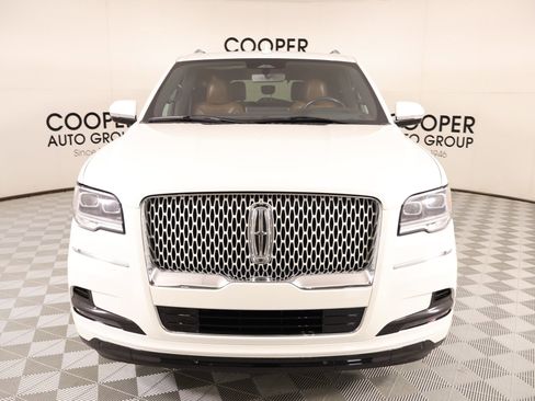 Certified 2024 Lincoln Navigator Reserve AWD/4WD image 10