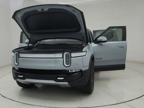 Used 2024 Rivian R1T Adventure image 70