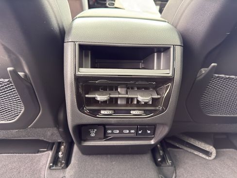 New 2026 Jeep Grand Cherokee Limited Reserve AWD/4WD image 32