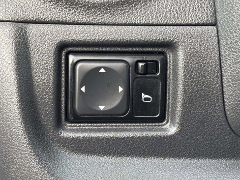 Used 2018 Nissan Versa SV image 14