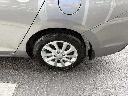 Used 2022 Hyundai Accent SEL FWD image 16